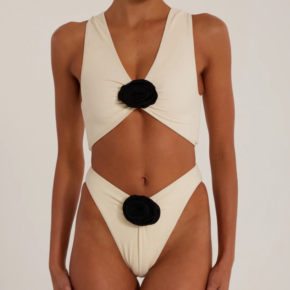 SAME Brand Cream Bikini Set with Black Rosette Detail